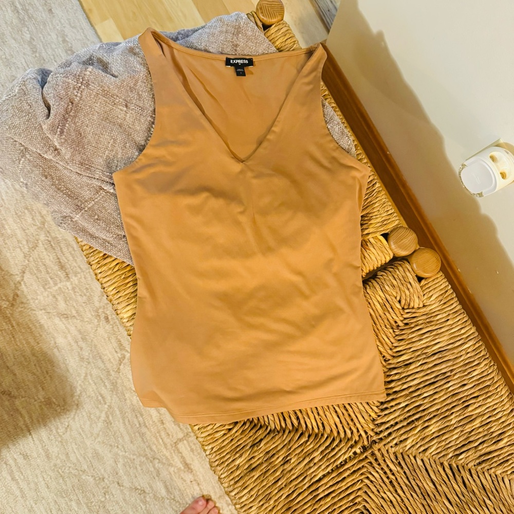Express V neck sleeveless top Size S Tan
